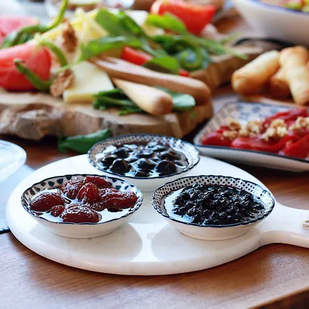 ホテル The Six 5*