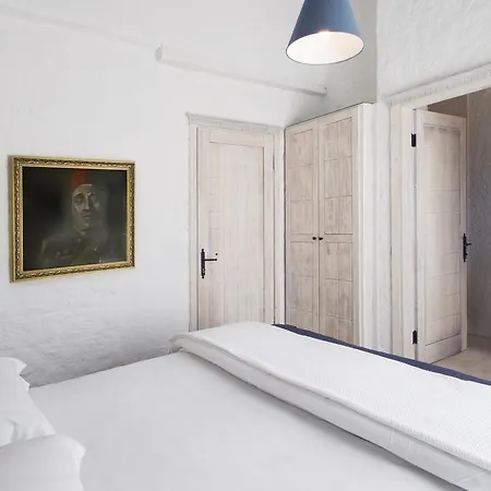 The Six Hotel