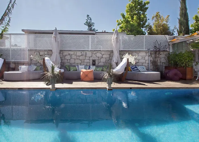 Szálloda The Six 5*