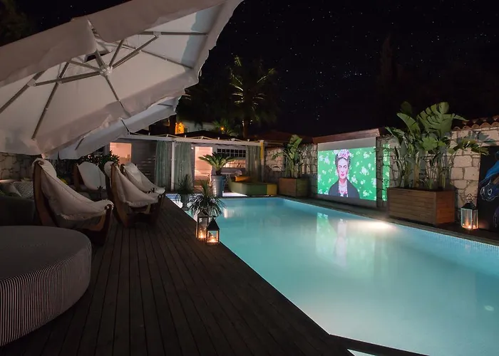 The Six Szálloda Alacati