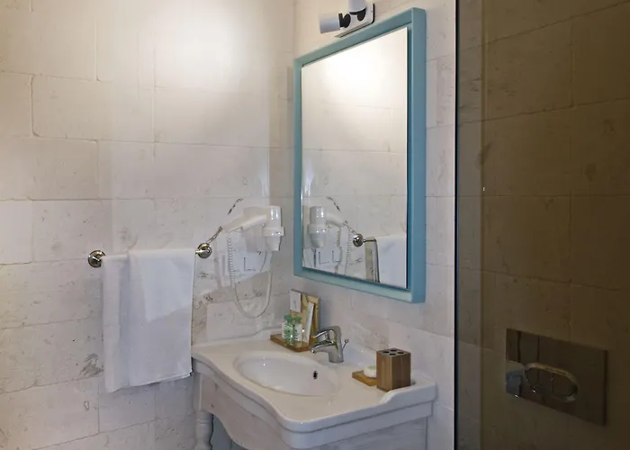 The Six Алачати